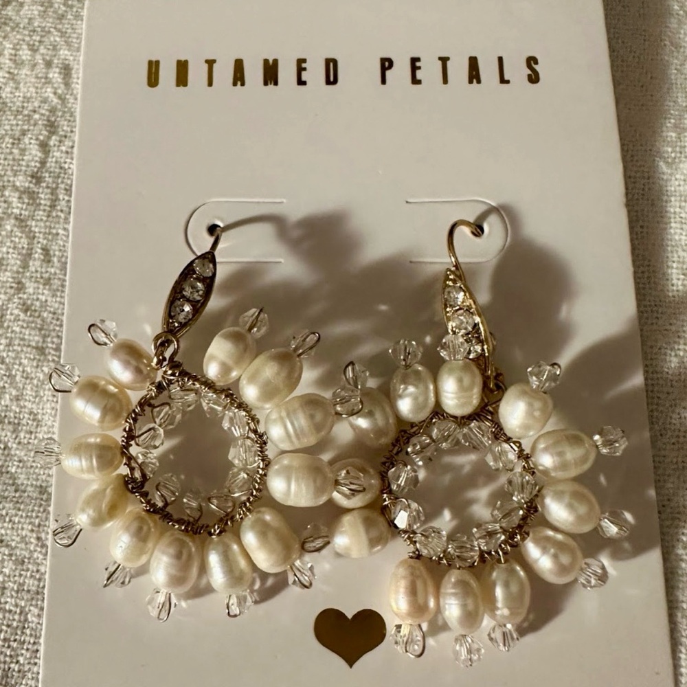 Untamed Petals NWT Crystal Wrapped Hoops With Pearls Earrings - Picture 1 of 1